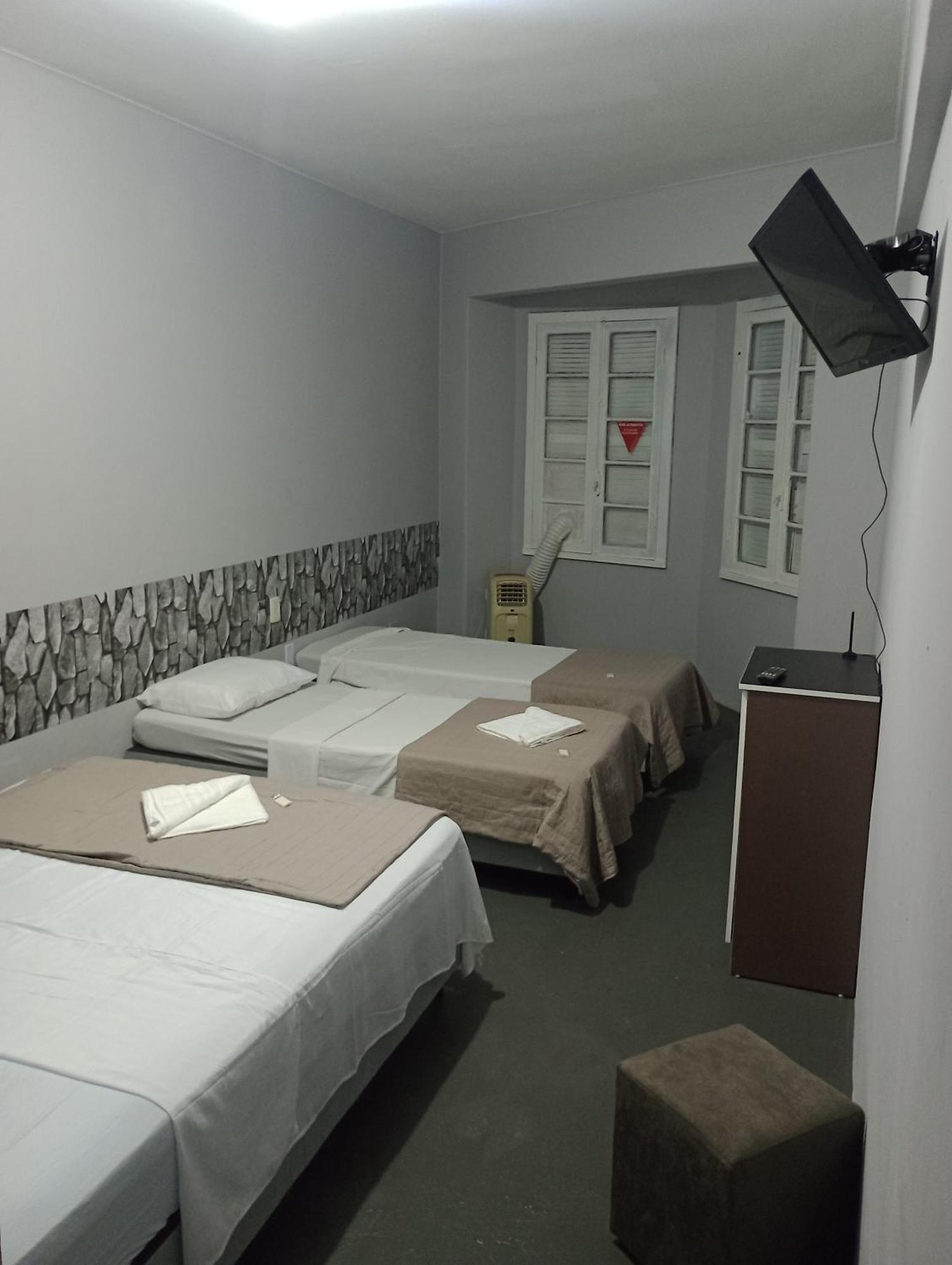 Hotel Rest Порту Алегри Екстериор снимка